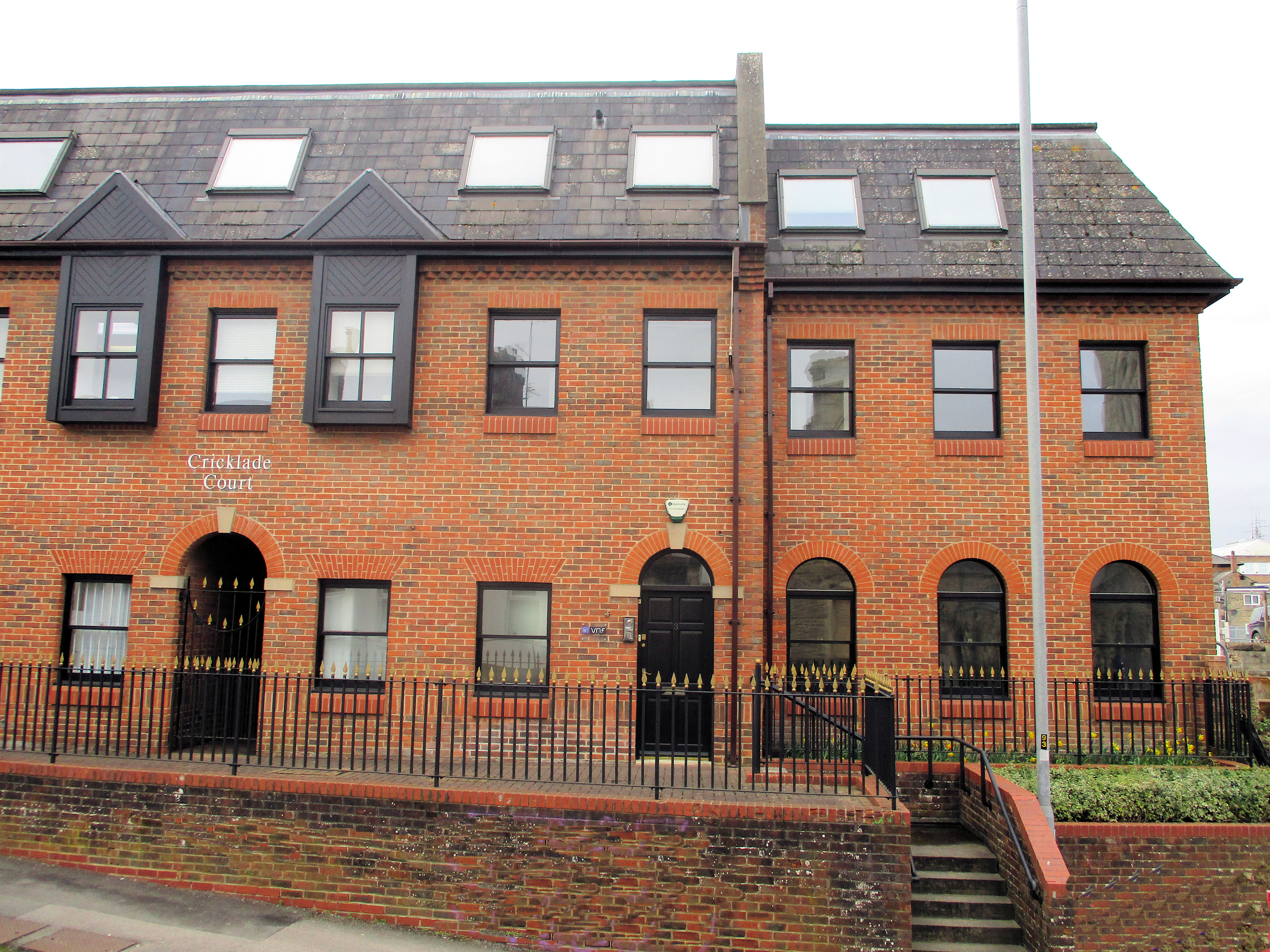 Situated in the Old Town area of Swindon, a location popular with financial & professional service occupiers and a short walking distance of Wood Street, providing a variety of shops, restaurants and other amenities.
