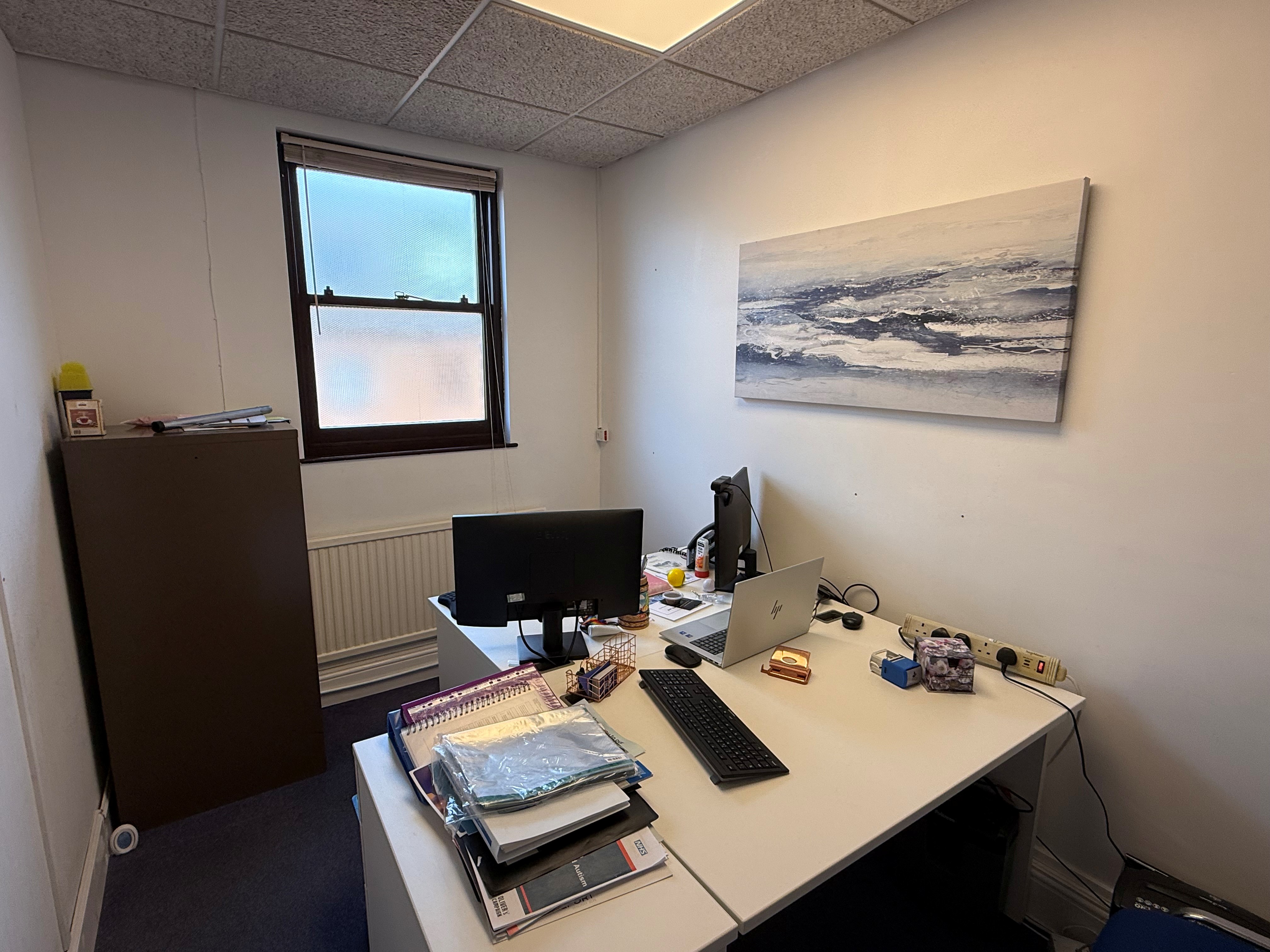 Situated in the Old Town area of Swindon, a location popular with financial & professional service occupiers and a short walking distance of Wood Street, providing a variety of shops, restaurants and other amenities.
