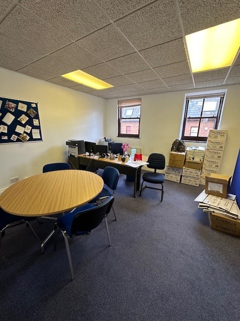 Situated in the Old Town area of Swindon, a location popular with financial & professional service occupiers and a short walking distance of Wood Street, providing a variety of shops, restaurants and other amenities.

