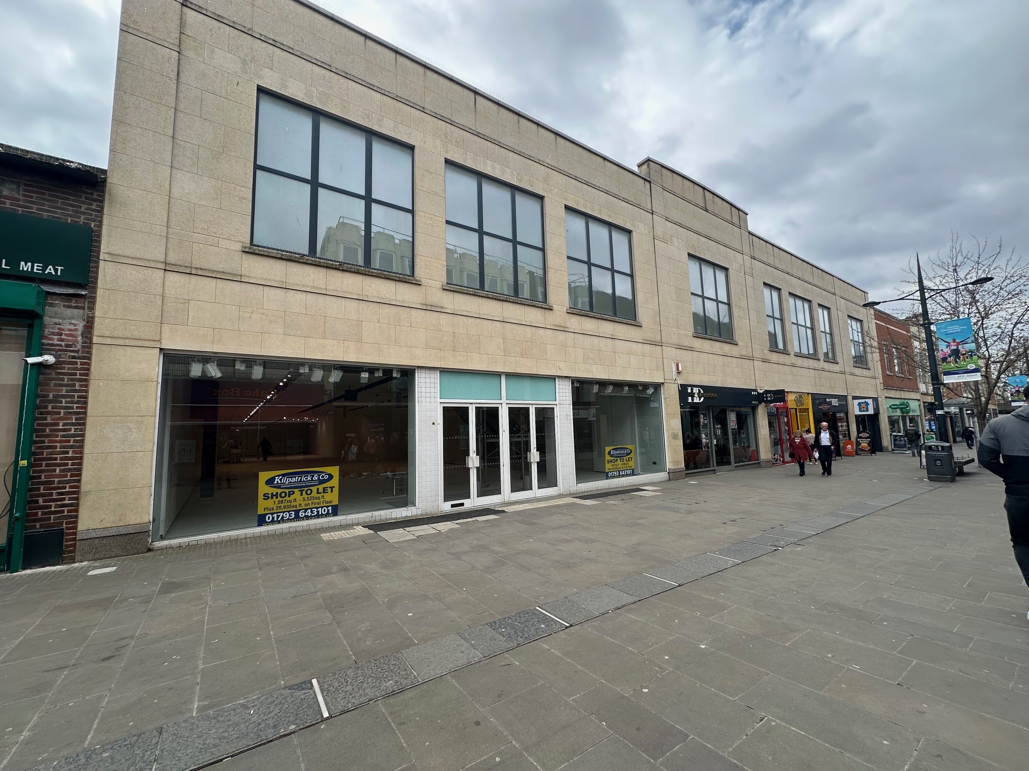 Swindon is the largest commercial centre in Wiltshire and  lies approximately 80 miles west of London, 40 miles east of Bristol and west of Reading. The town has excellent transport links with direct access to Junctions 15 & 16 of the M4 motorway. Regent Street is in the centre of the town and is a pedestrianised street linking to the town’s main covered shopping centre, The Brunel Shopping Centre. Granville Street public car park lies to the rear of the property. Nearby occupants include Sports Direct, Specsavers, Peacocks and  The Cornish Bakehouse.
