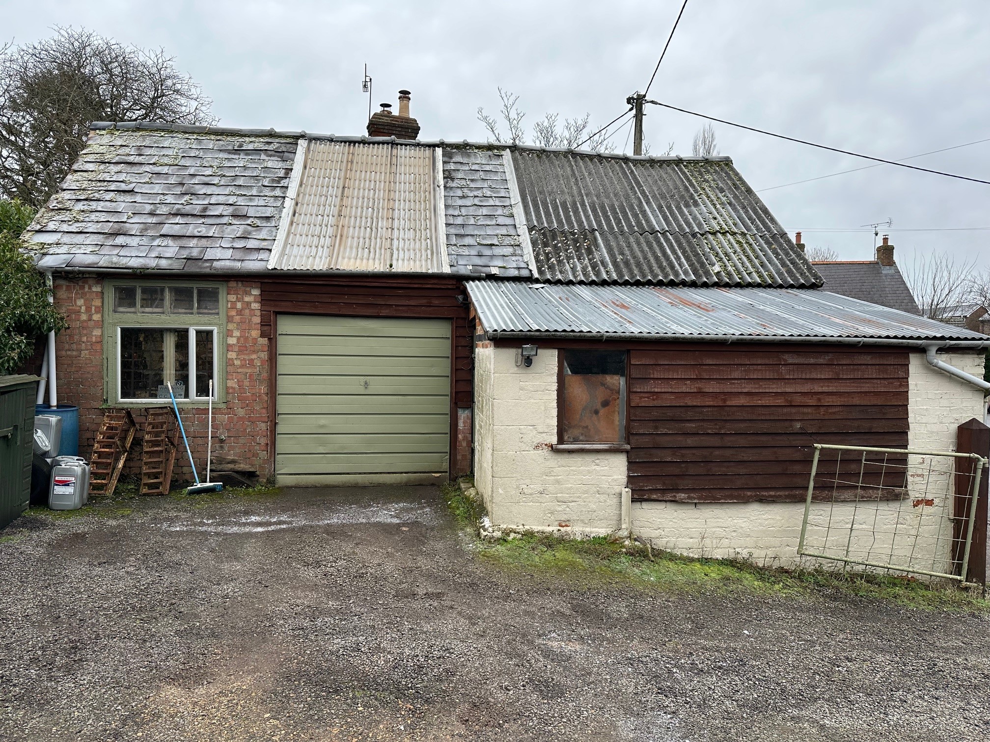 The property is located in the village of Wanborough. It is about 5 miles east of Swindon in Wiltshire and is opposite The New Calley Arms, at the junction of Ham Road and Church Road. 