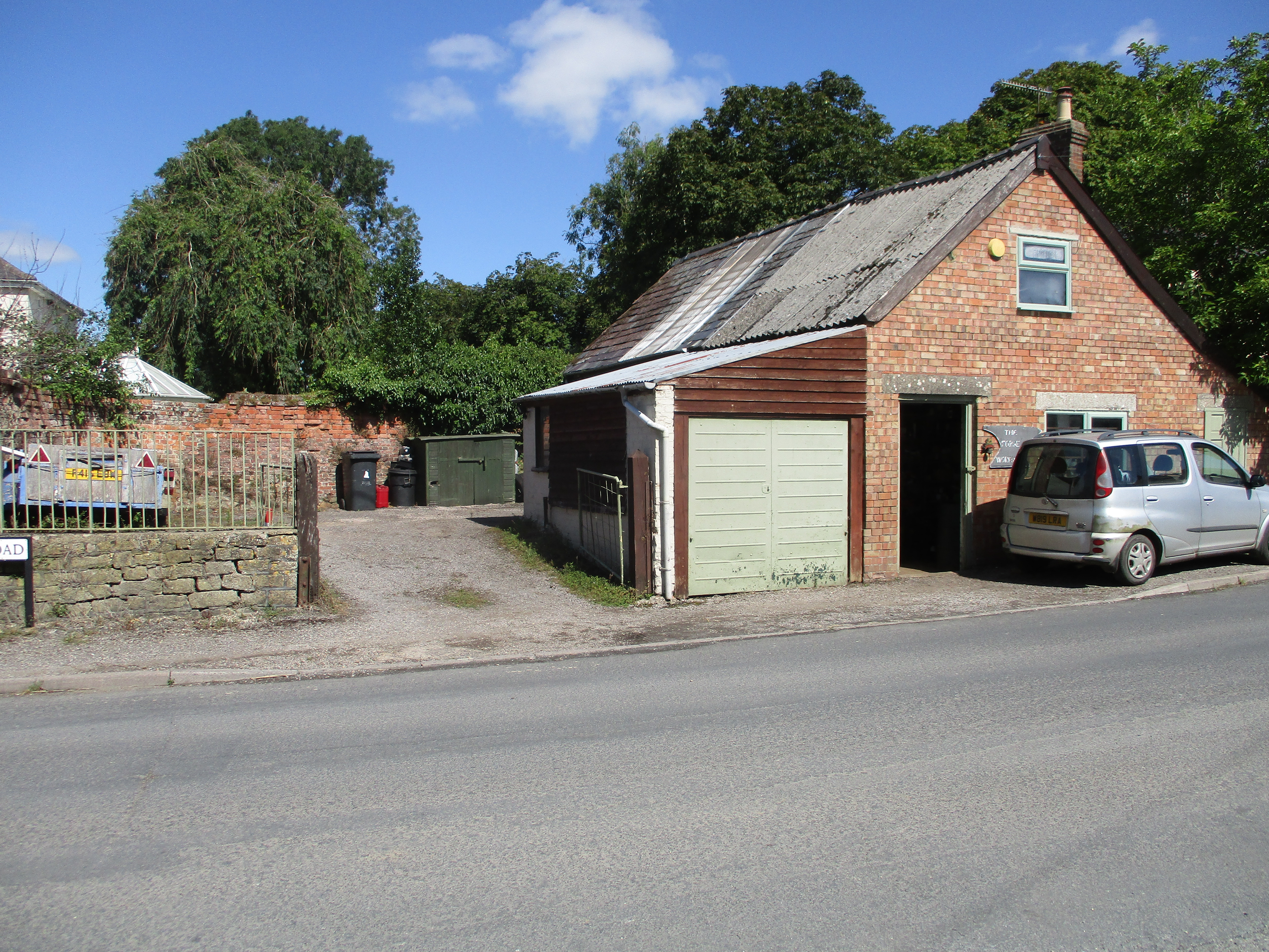 The property is located in the village of Wanborough. It is about 5 miles east of Swindon in Wiltshire and is opposite The New Calley Arms, at the junction of Ham Road and Church Road. 