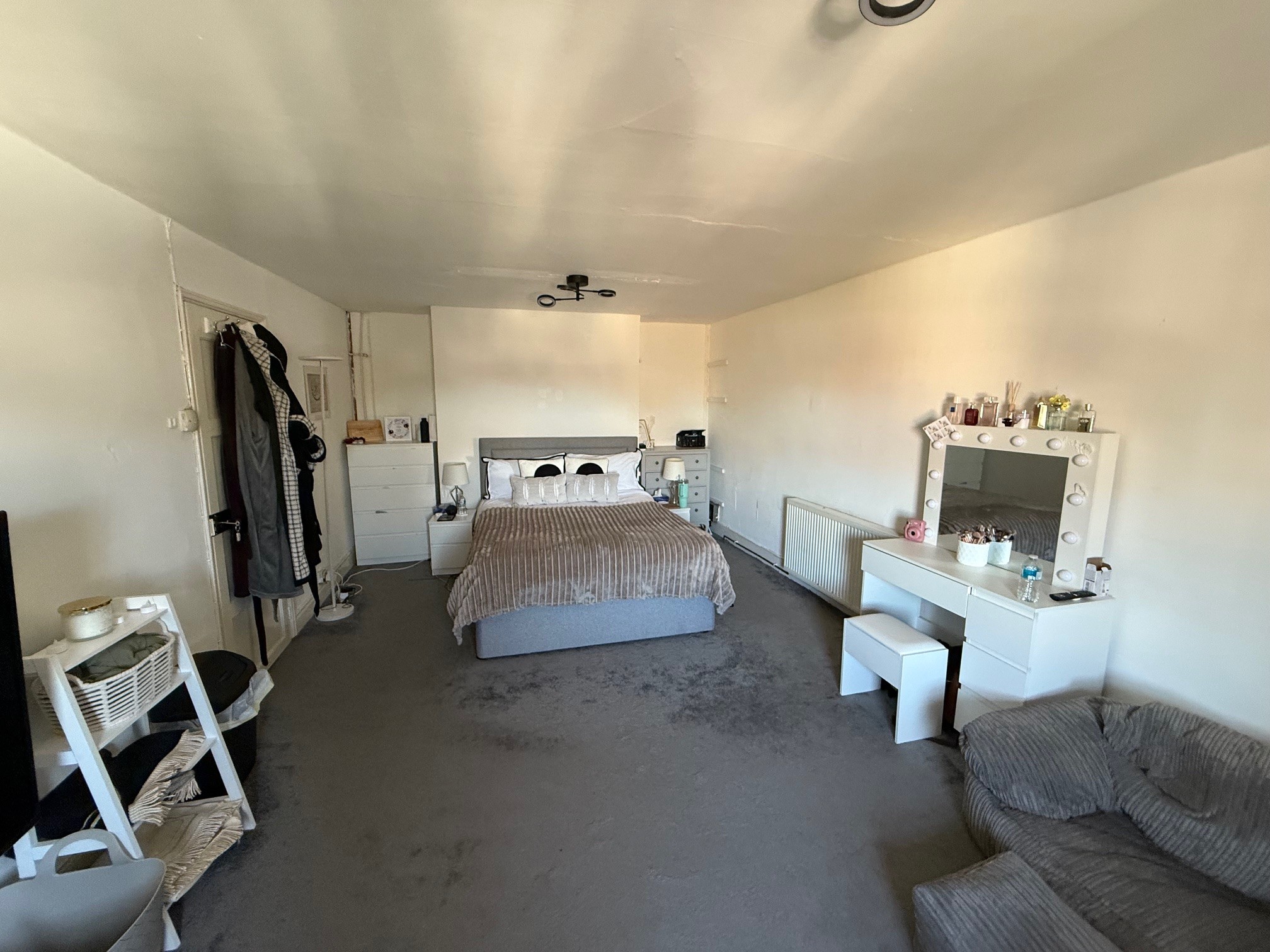The property is situated in the centre of Royal Wootton Bassett High Street, which forms the town’s primary commercial area offering a range of retailers, restaurant/pubs, banks and a variety of office occupiers.