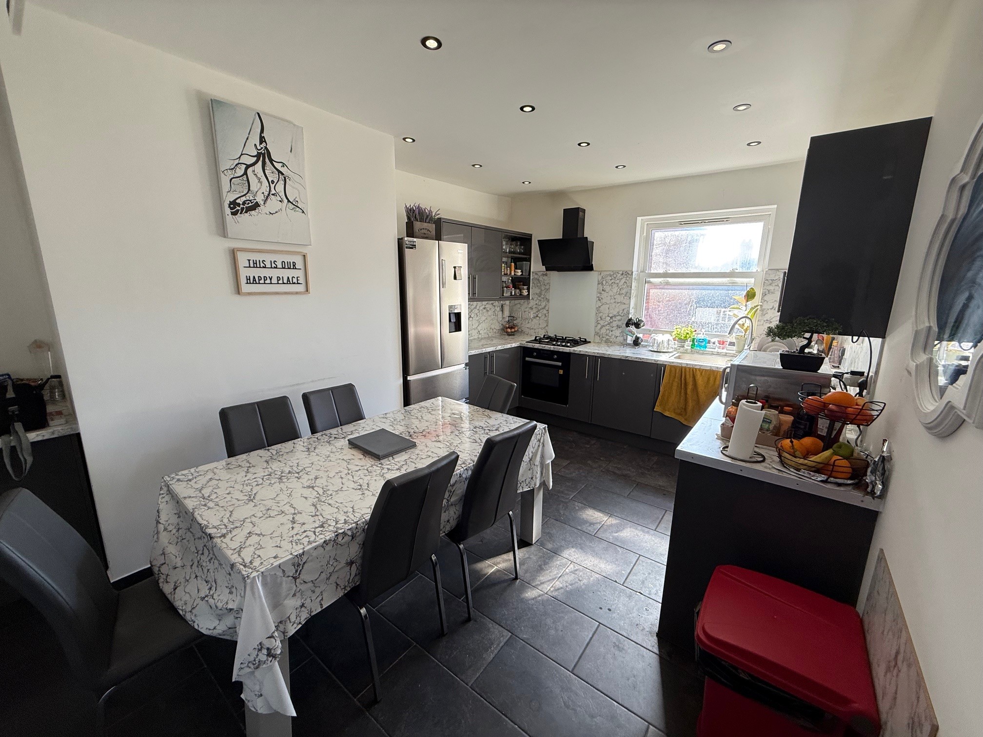 The property is situated in the centre of Royal Wootton Bassett High Street, which forms the town’s primary commercial area offering a range of retailers, restaurant/pubs, banks and a variety of office occupiers.
